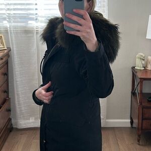 Elegant Black Fur-Trimmed Women's Puffer Coat
